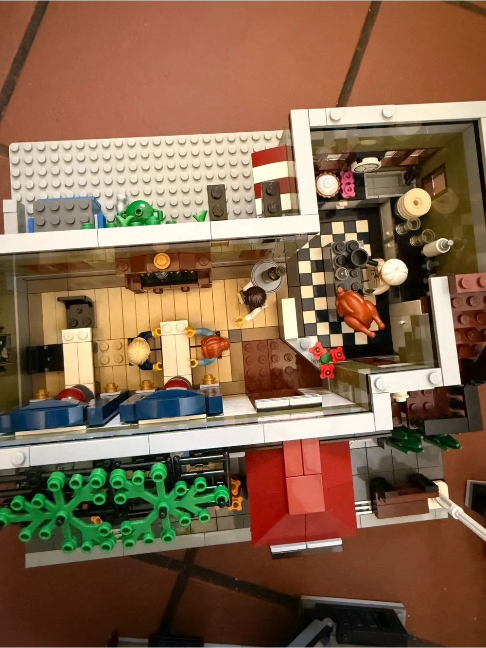 LEGO Creator Expert Parisian Restaurant Modular Building - Blue and White